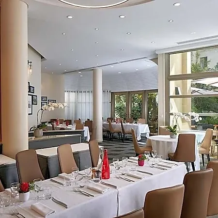 Ampere Hotel